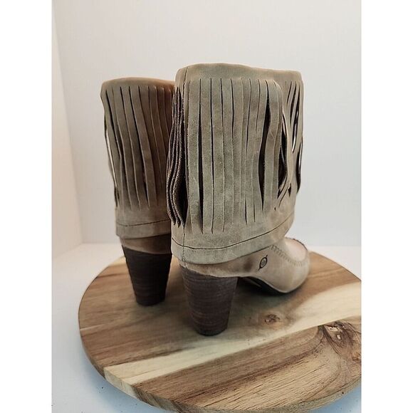 Born Banbury Fringe Moc Bootie Women's Size 6 Tan Nubuck Heeled W02016 - Picture 4 of 10